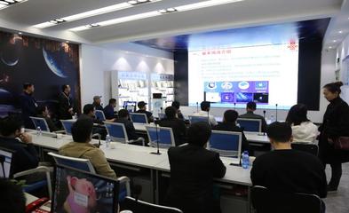 软件学院组织留学生参观鑫长宇公司 搭建产学桥梁，共绘科技未来